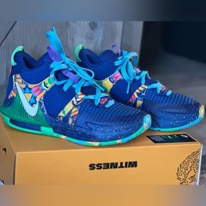 Nike Lebron Witness 7 Basketball Shoes !!KIDS!!